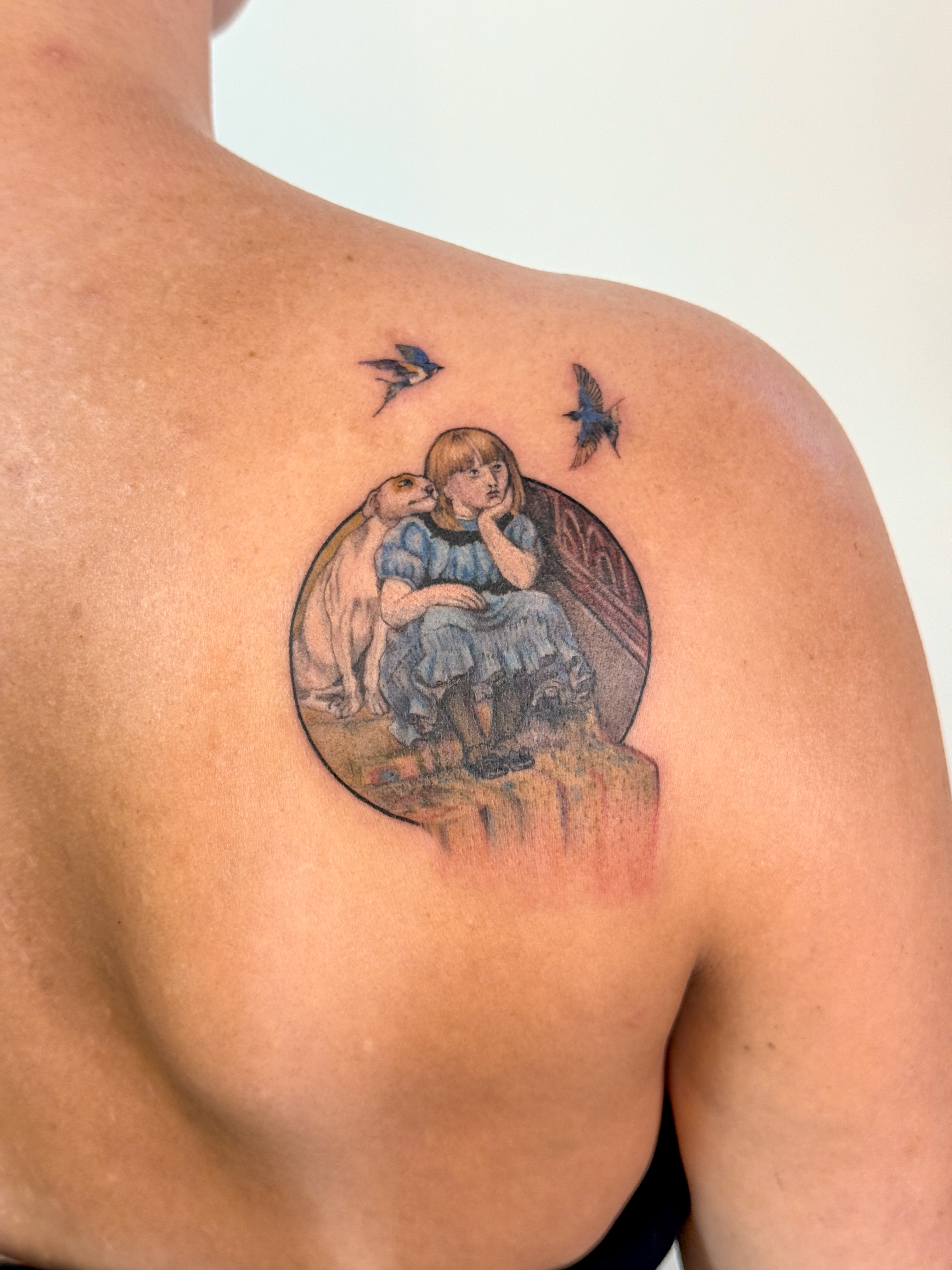 Geometrisches Fine Line Tattoo Spezialgebiet Lara