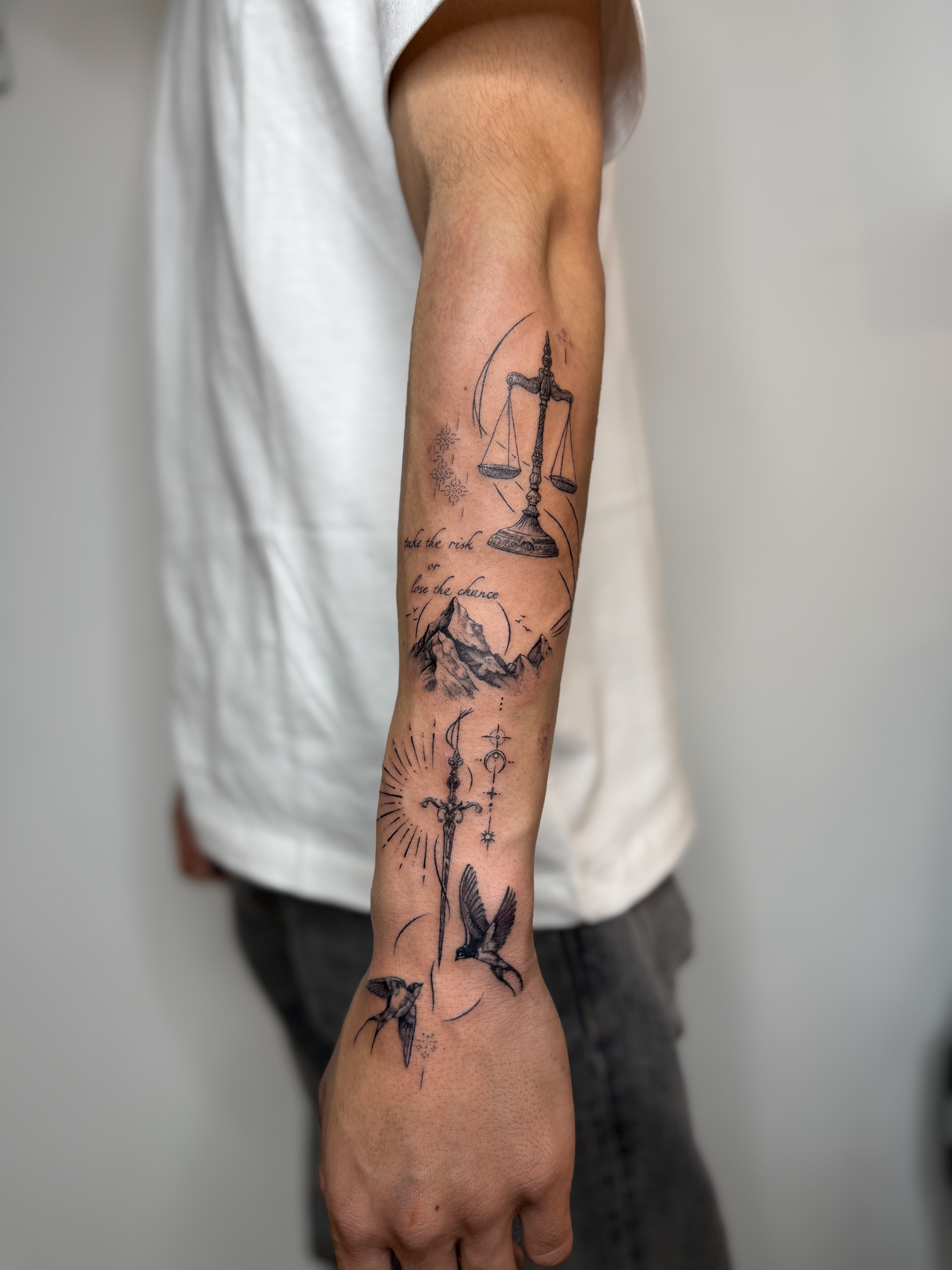 Fine line dövme Antalya — Emy Tattoo ince çizgi dövme çalışması