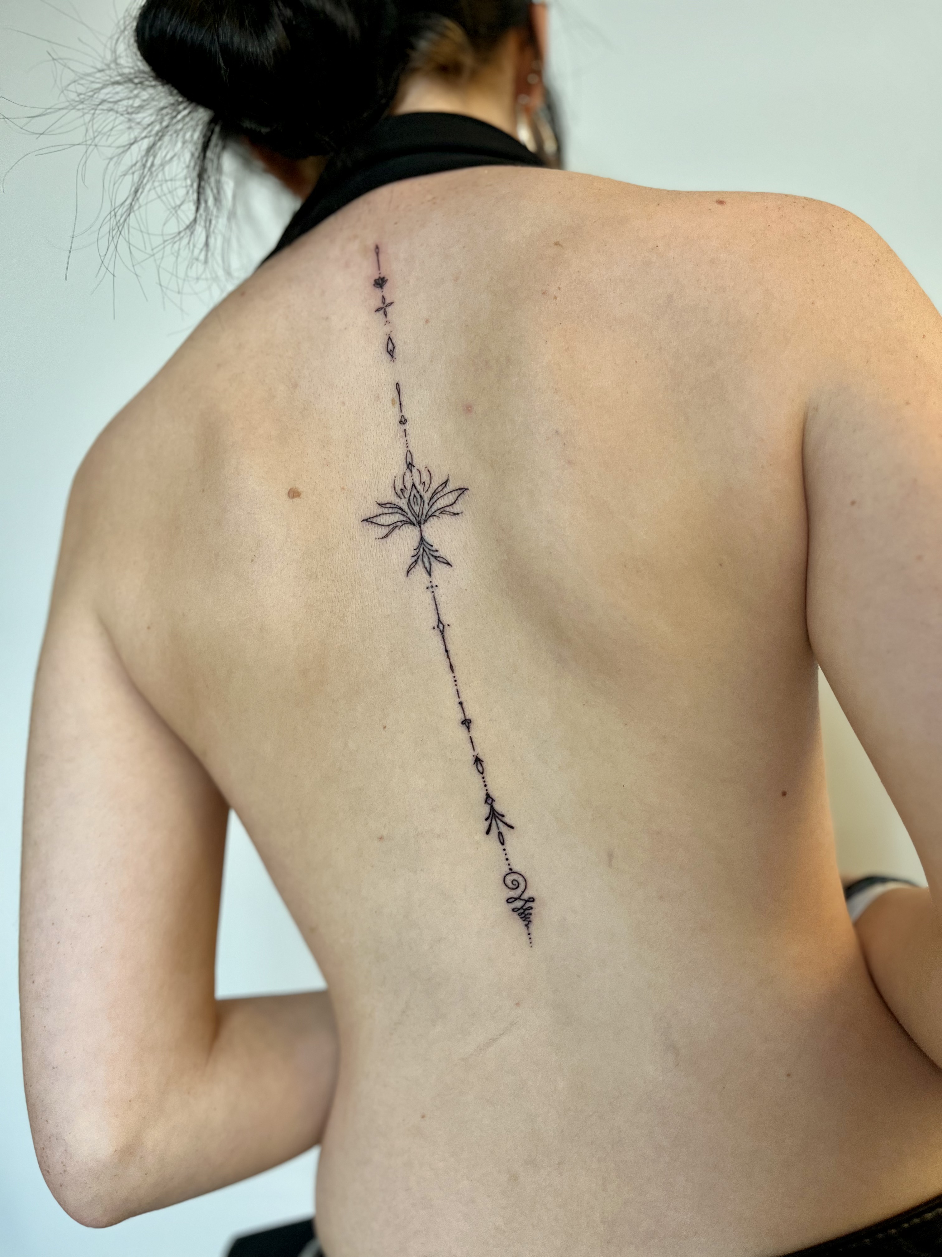Fine line dövme Antalya — Emy Tattoo ince çizgi dövme çalışması