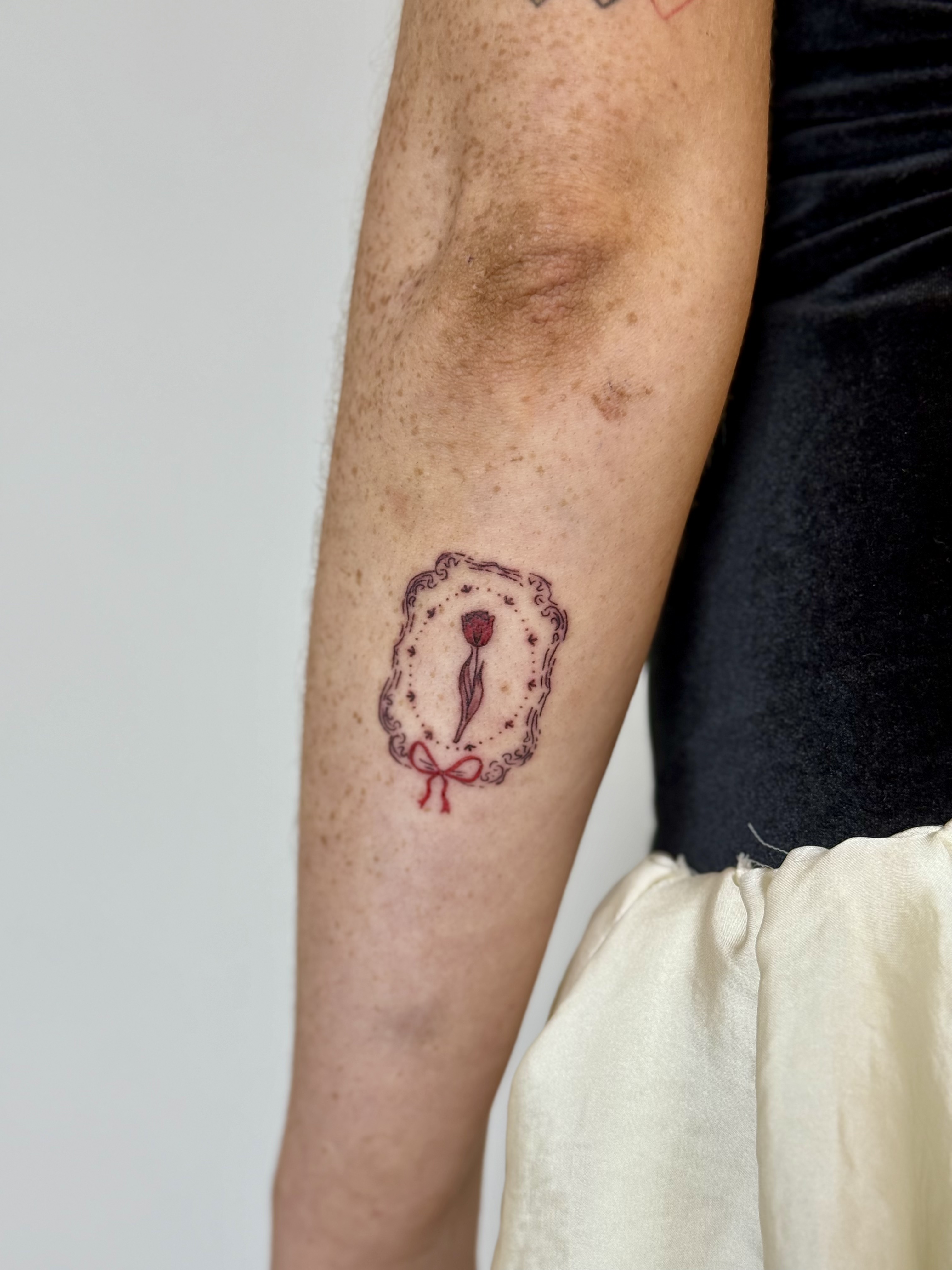 Minimal tattoo Antalya by Emy Tattoo artist